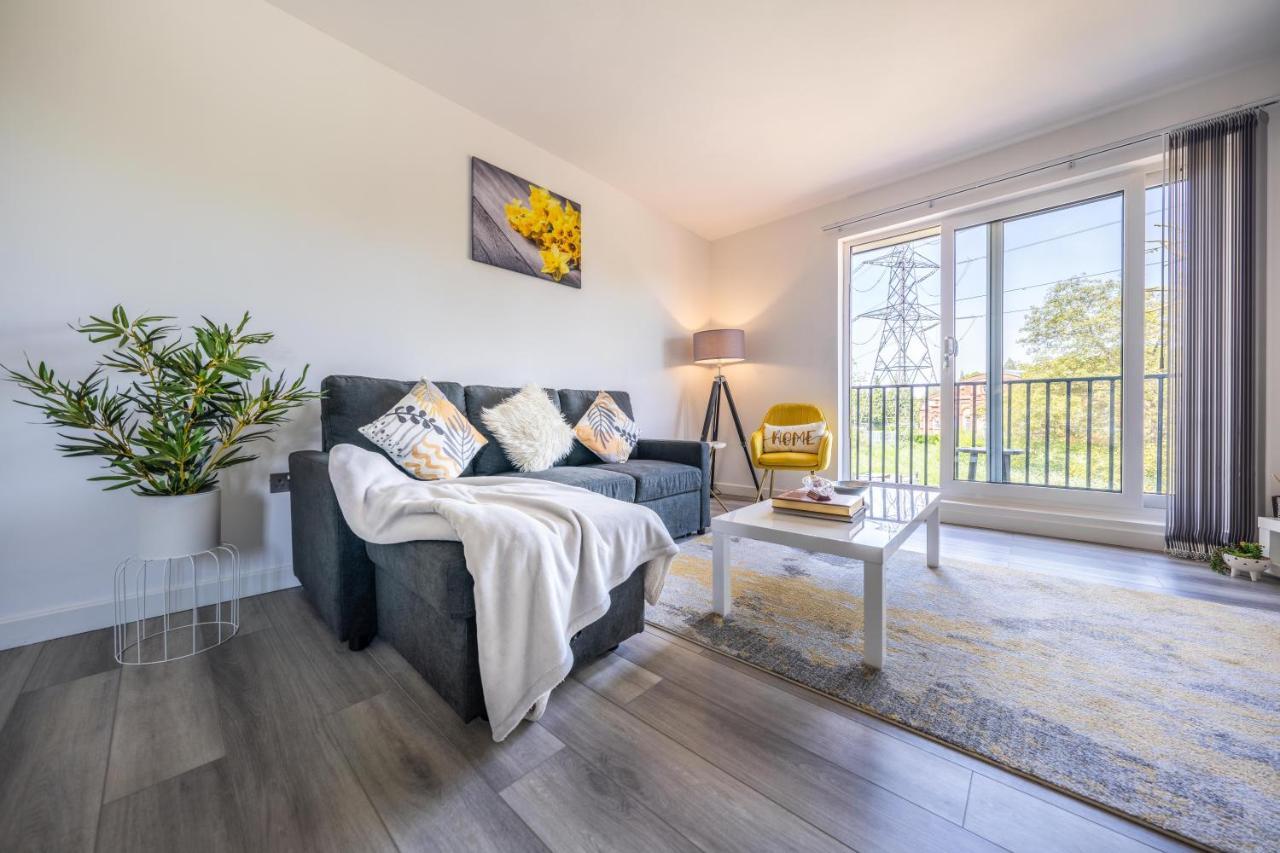 Staines-upon-Thames Ash View Place 4 -Heathrow - Thorpe Park - Free Parking מראה חיצוני תמונה